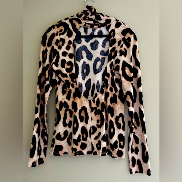 H&M dressy top - Picture 2 of 3